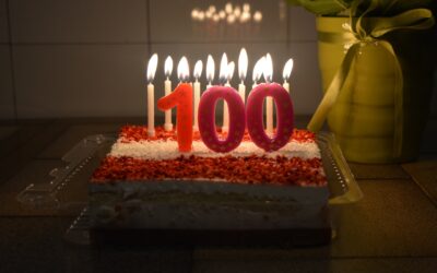 Celebrar 100… permaneciendo a la escucha